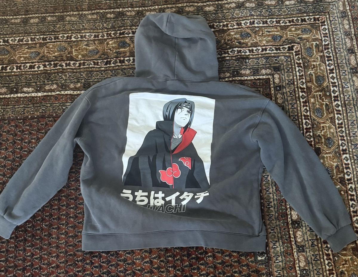 Maglioni & Felpe: Itachi hoodie – Usato da Rapperswil SG venduto da riy_f85n 1
