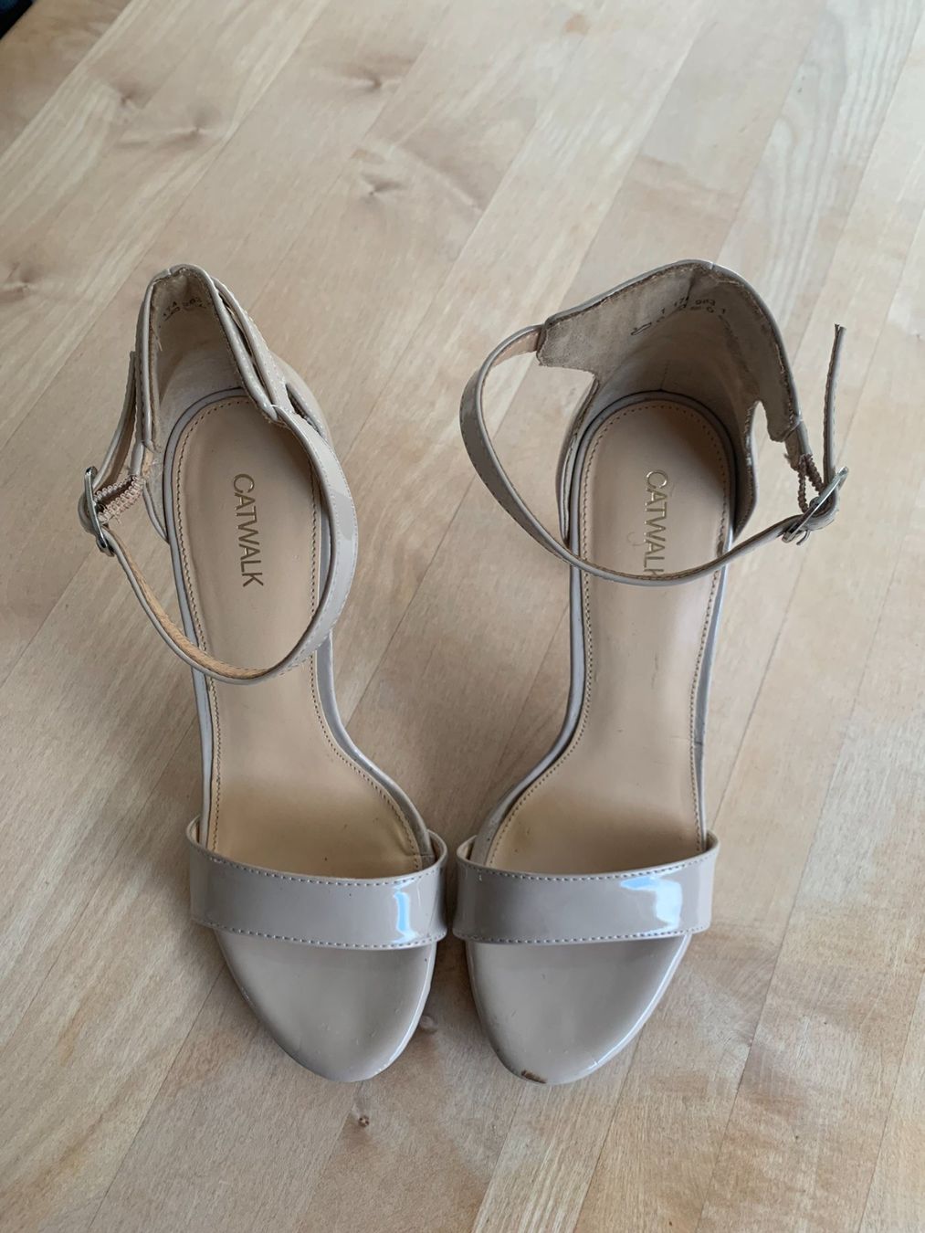 Scarpe da donna: Damen-Sandaletten beige Gr.41 – Nuovo (secondo la descrizione) da Azmoos venduto da Verwir64 1