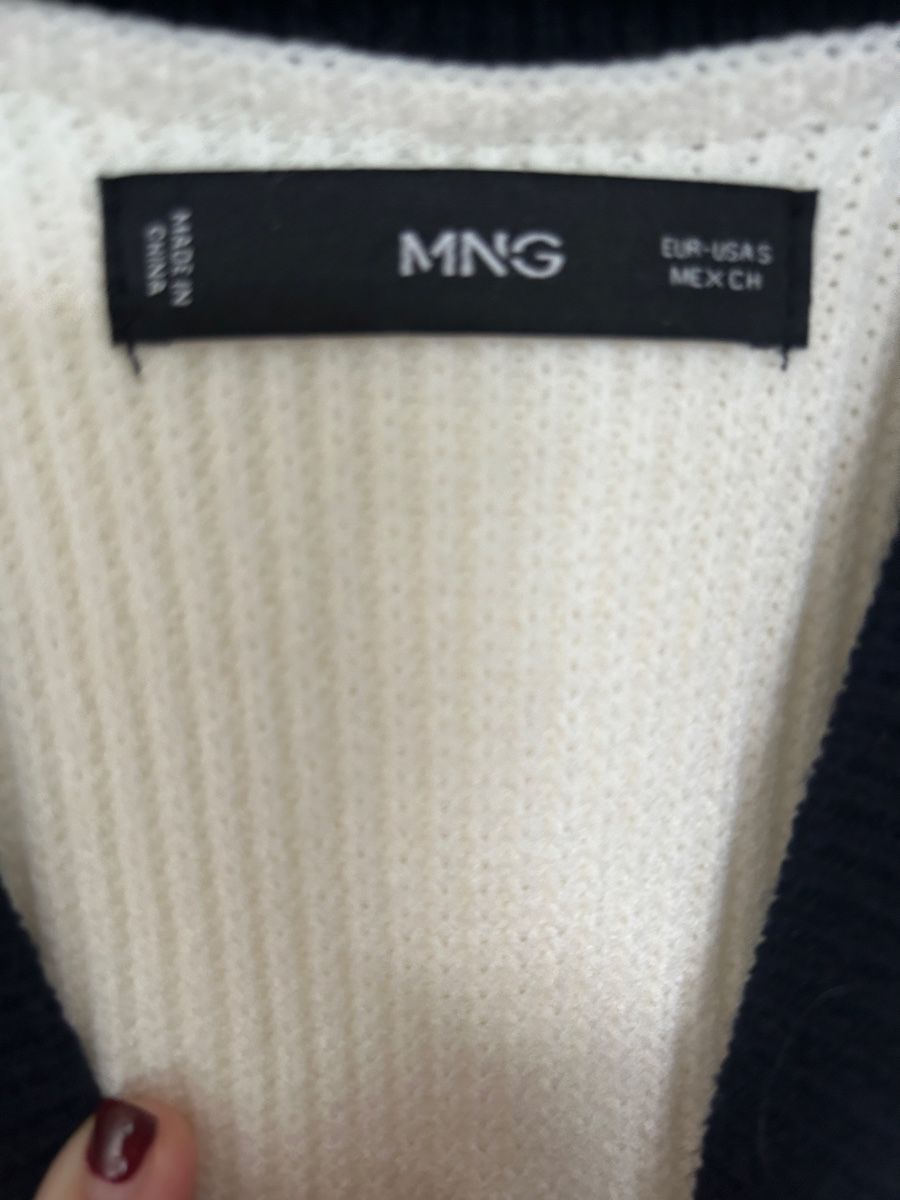 Mango Gilet & Giacche senza maniche: Mango White Knit Vest with Black Trim – Usato da Marin-Epagnier venduto da Kty_1907 1