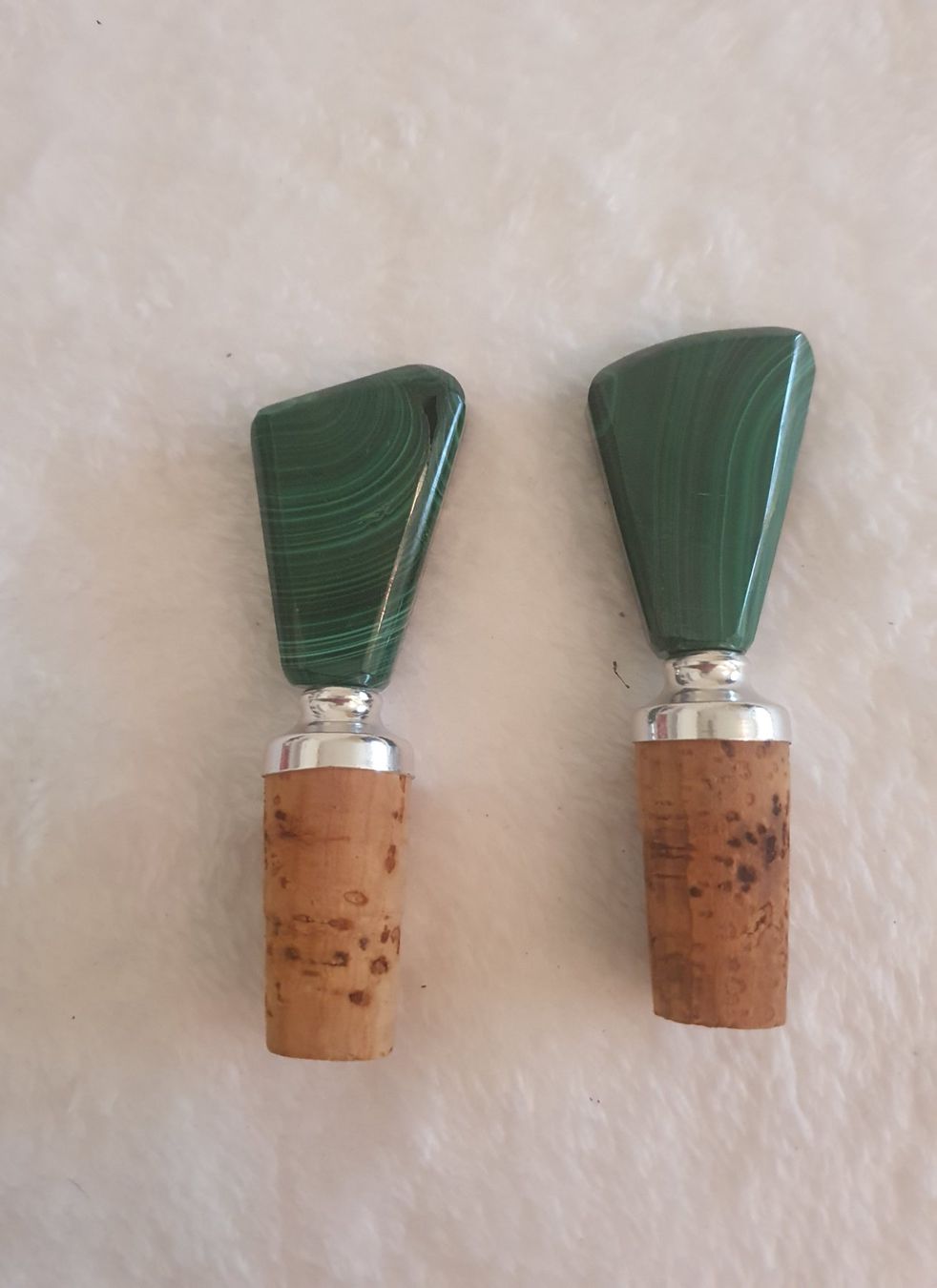 Apribottiglie & Tappi per chiusura: 2er Set Flaschenverschlüsse aus echtem Malachit & Metall – Usato da Auw venduto da beretta1966 1