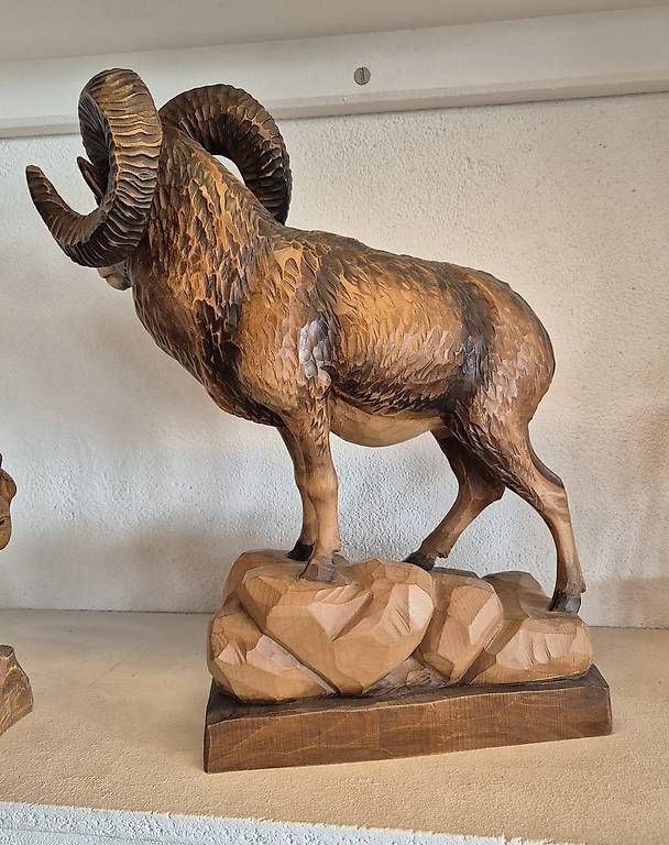 Statuette: Widder Schnitzerei Holzskulptur Sternzeichen – Usato da Uetliburg SG venduto da Stein414 1