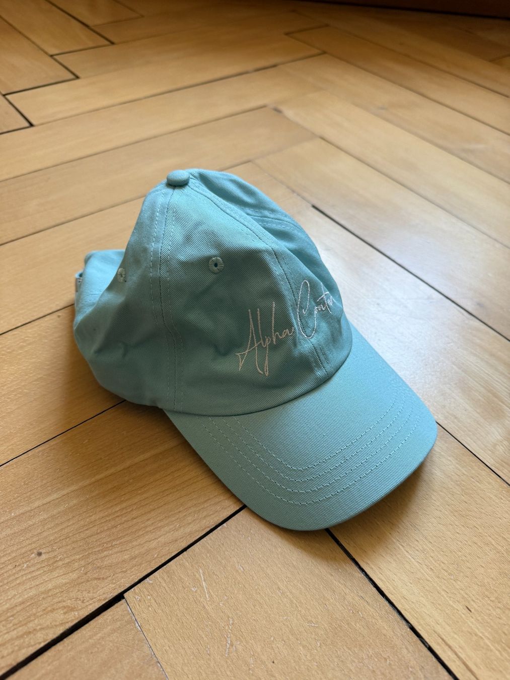 Chapeaux, bonnets & casquettes: ALPHA COUTURES - Cap hellblau (neu) – Neuf avec emballage d'origine à Zürich par Diazaio