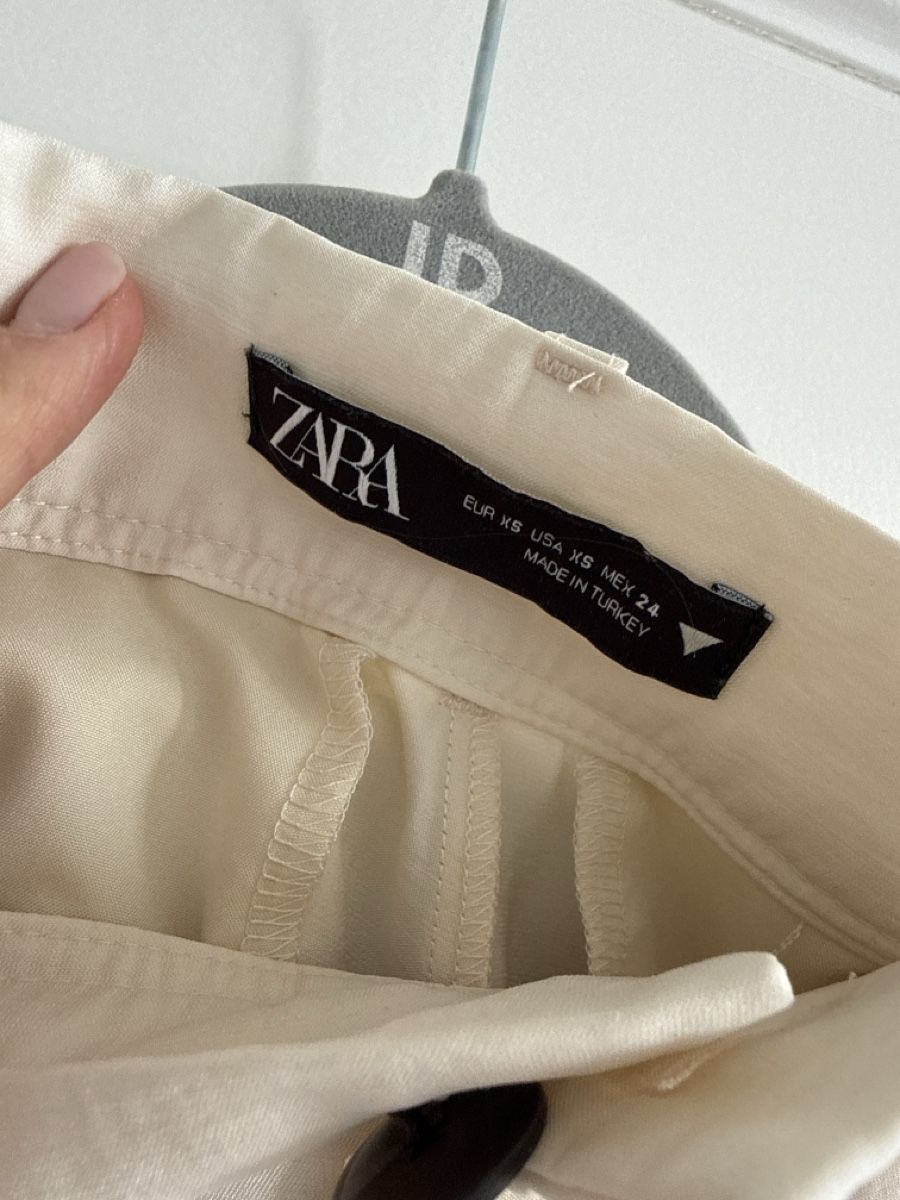 Zara Pantaloni: Pantalon xs – Usato da geneve venduto da gro_7mmx 1