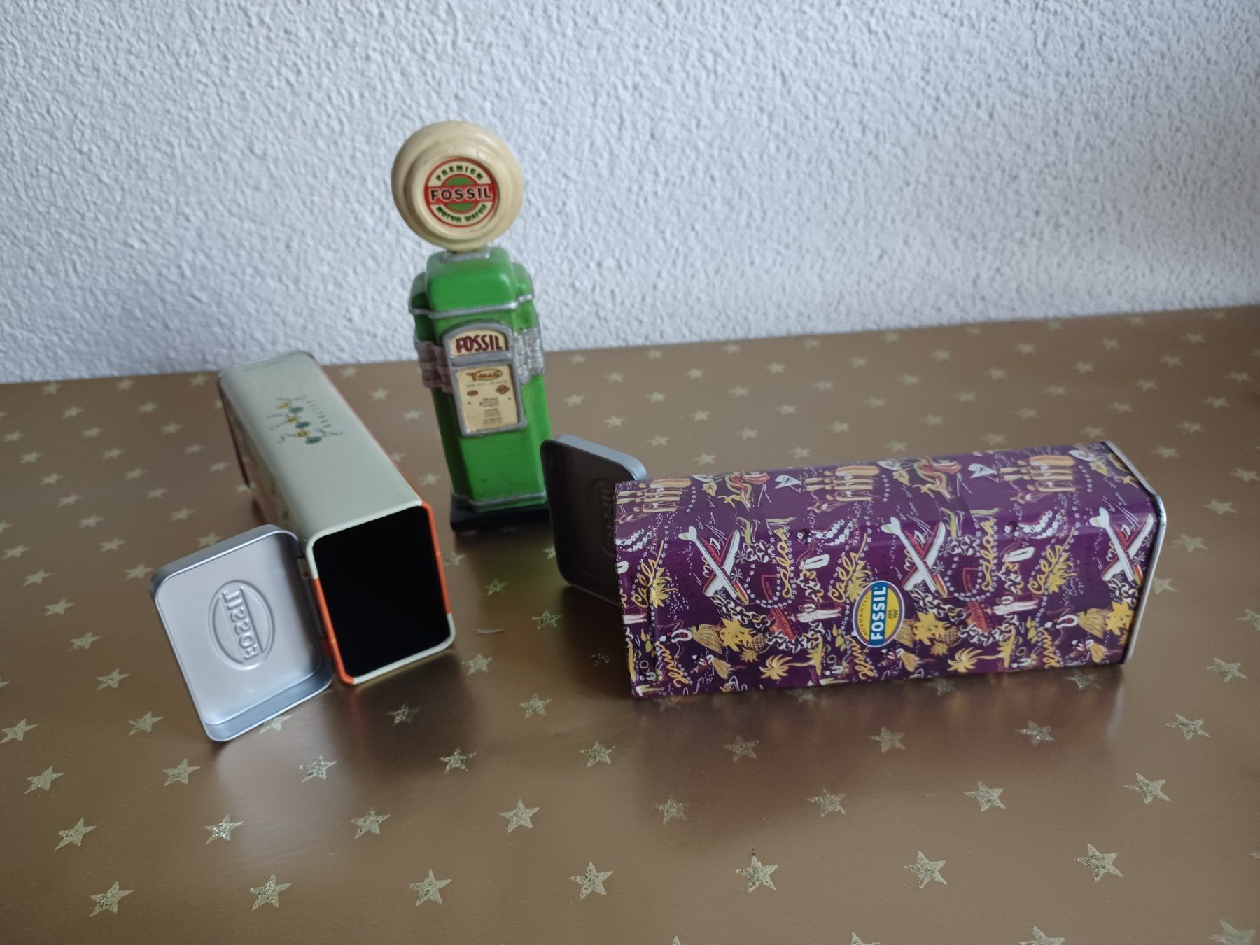 Statuette: Fossil Werbung/ Deko Set mit grüne Zapfsäule+2 Blechboxen – Usato da Hagendorn venduto da siwasi3 5