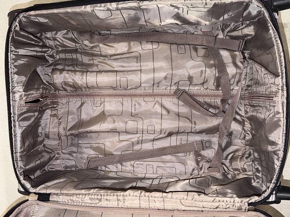 Valigie: Reisekoffer Mittel – Usato da Niederuzwil venduto da Lisascloset 2