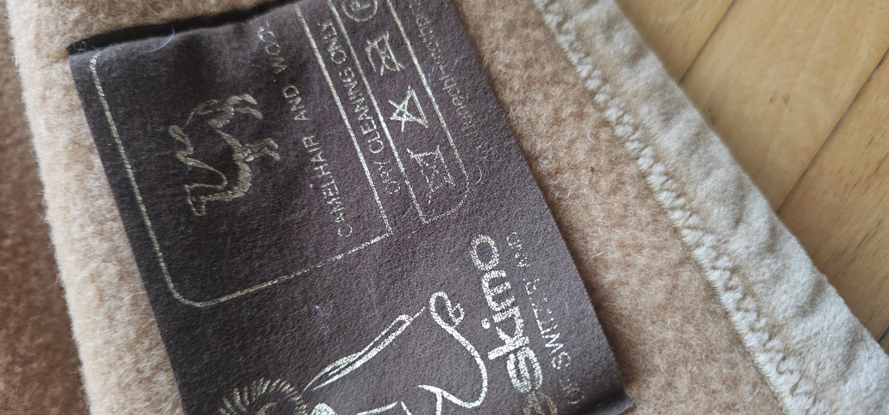 Coperte: Eskimo decke Kamelhaar Kamel – Usato da Riedikon venduto da Winter21. 2