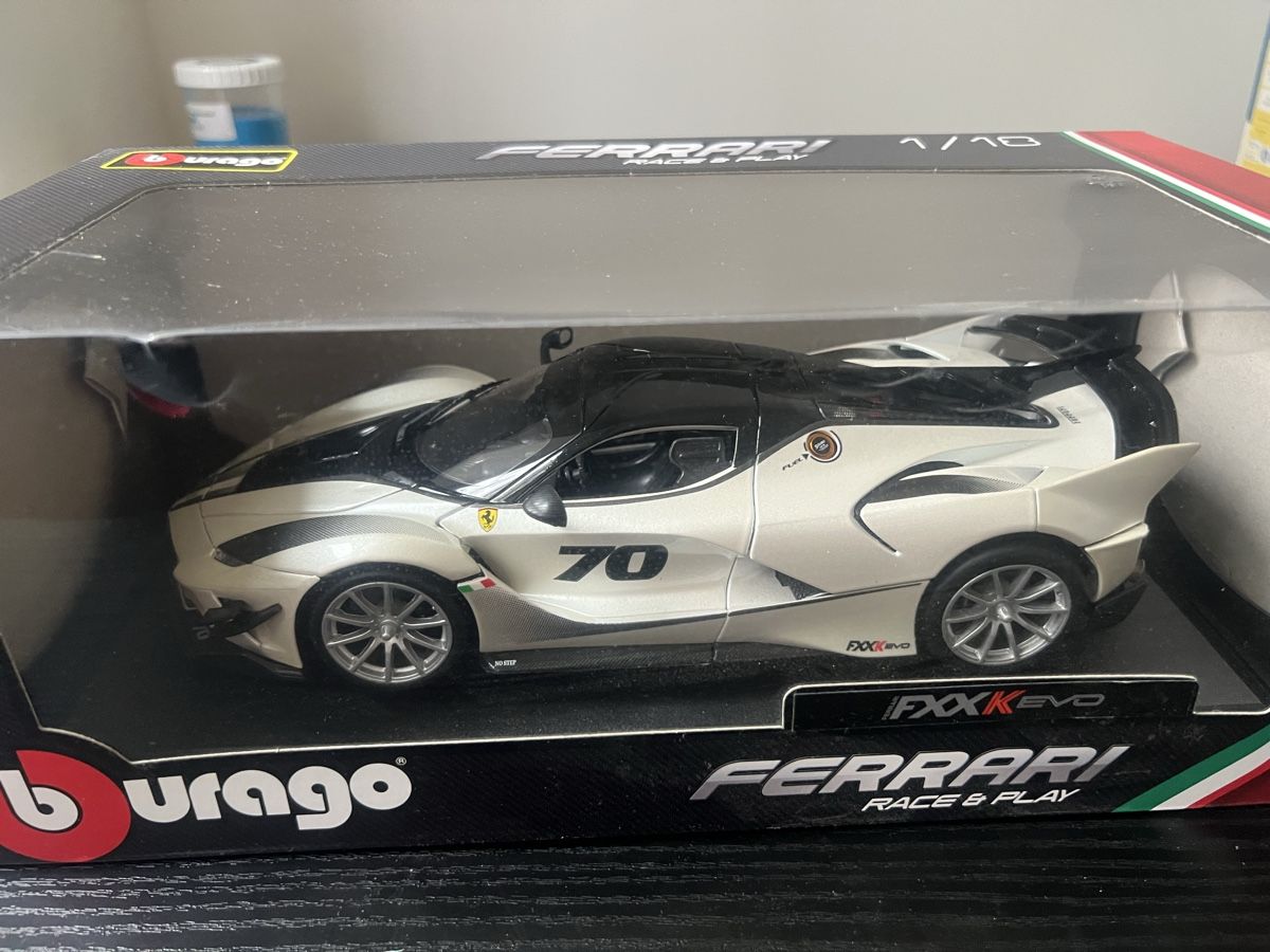 Bburago Modellini d'auto: 8x Supercar collection 1:18 – Nuovo e nell'imballaggio originale da Adliswil venduto da kev_9yyp 2