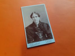 SCHWIIZER FRAU DAZUMAL -ELTERI i TRACHT -ALTSTAETTEN HEIDEN