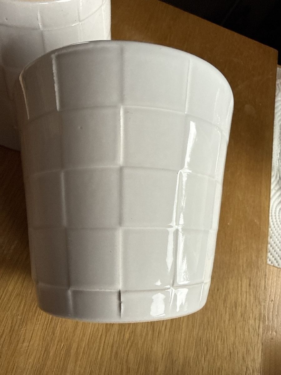 Pentole: 2 White Ceramic DÉCOR Pots - Textured Square Design – Nuovo (secondo la descrizione) da Neirivue venduto da naz_z28w 2
