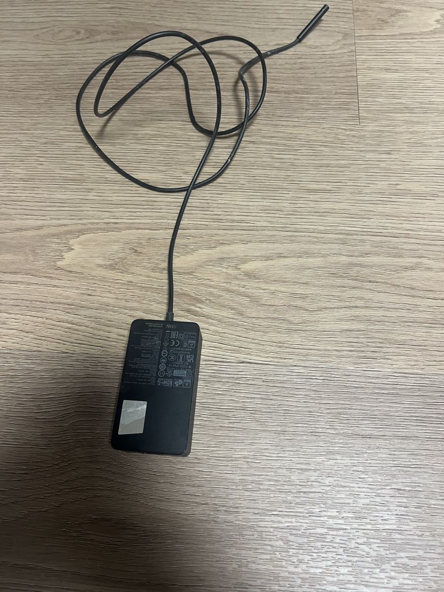 Microsoft Chargeur: Ladegeräte für Surface 8  – D'occasion à Wald ZH par Canix67