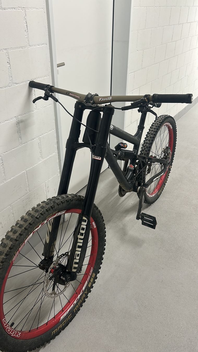 Biciclette: Banshee Darkside Downhill Bike – Usato da Rotkreuz venduto da gio_76sy