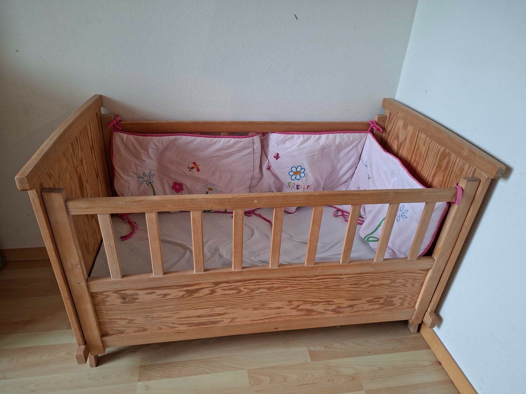 Letti: 60 Jähriges Holzbabybett – Usato da Bern venduto da Gaebeler