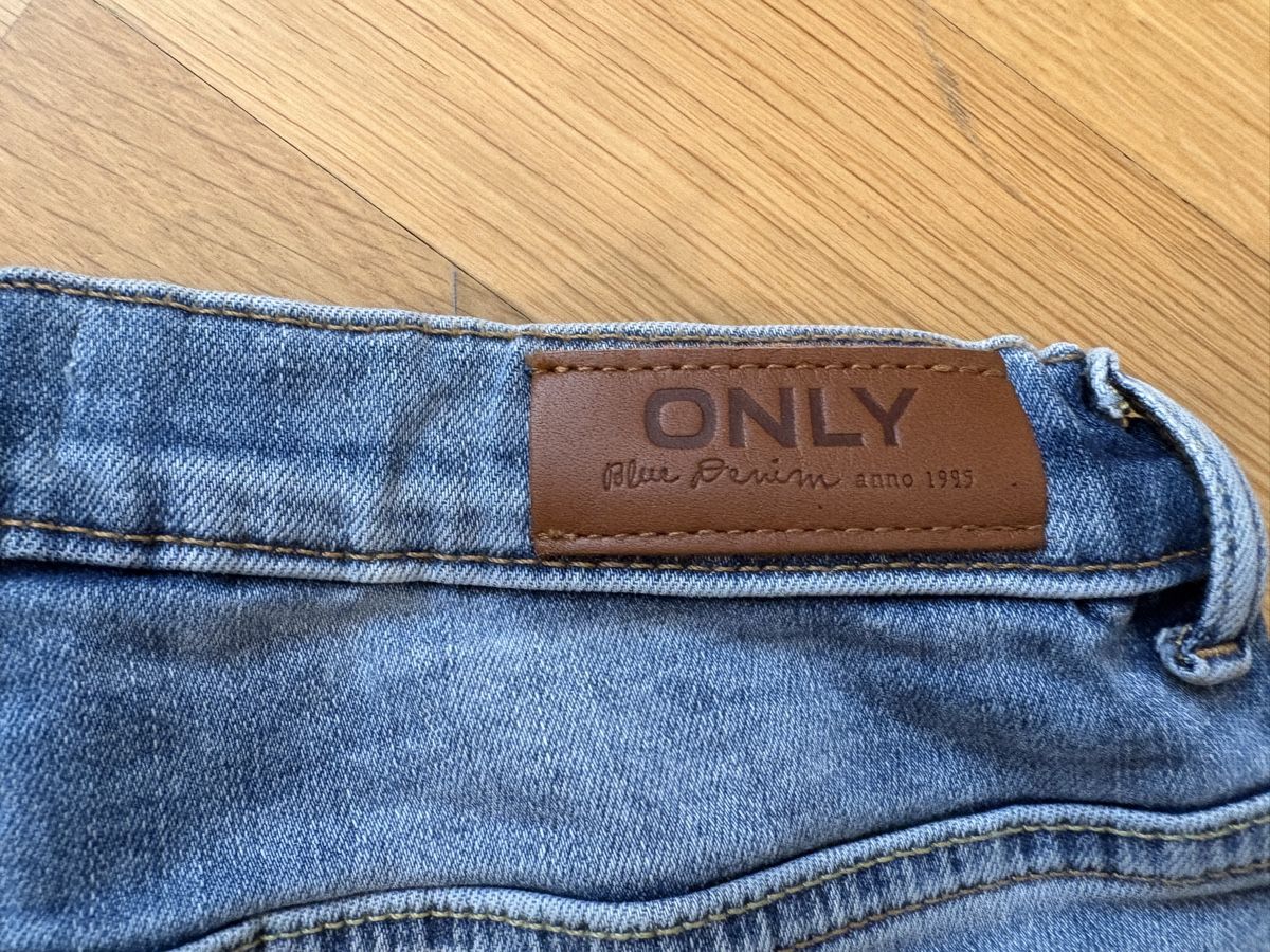 Pantaloni: Jeansshorts ONLY Kids Grösse 164 – Usato da Küssnacht am Rigi venduto da icbicb 2