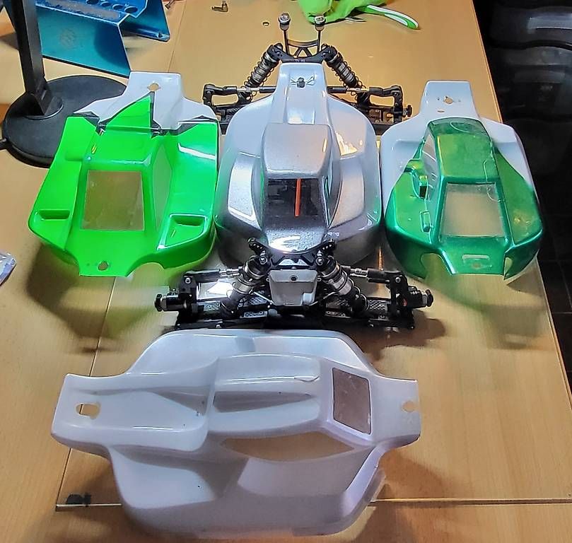RC Modellbau: voitures RC Hot bodies E817 – Gebraucht aus Bernex von car_s7rq