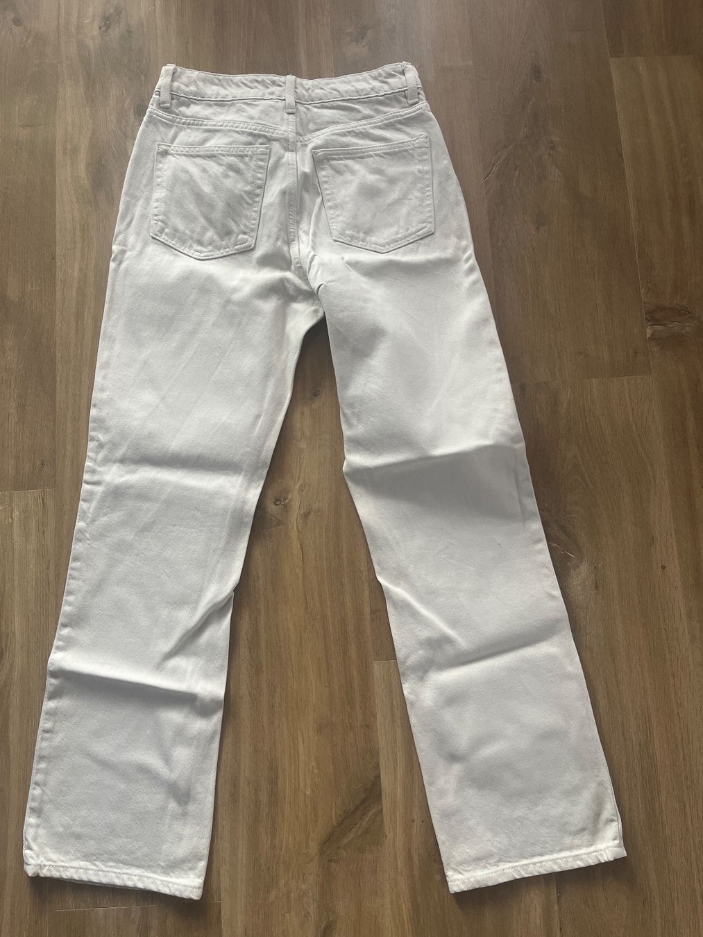 H&M Jeans: Jean blanc H&M taille 36 bon état – D'occasion à Cossonay-Ville par 021epi70 1