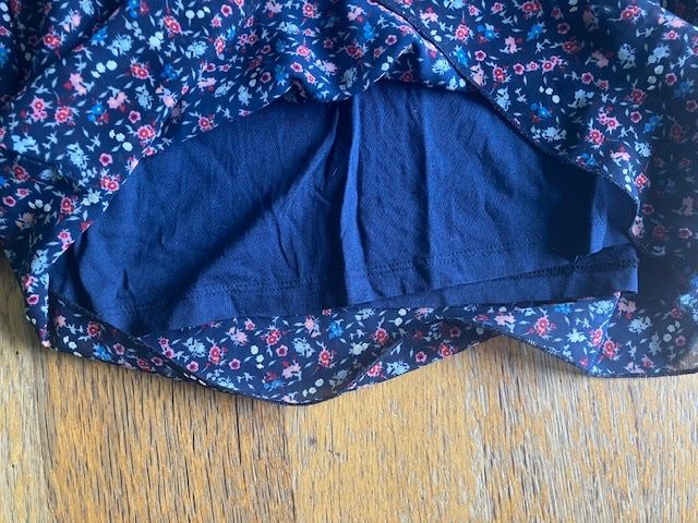 Blouses, T-shirts & Tops: Langarmshirt Mädchen (Gr. 164) – D'occasion à Aathal-Seegräben par daso03 2