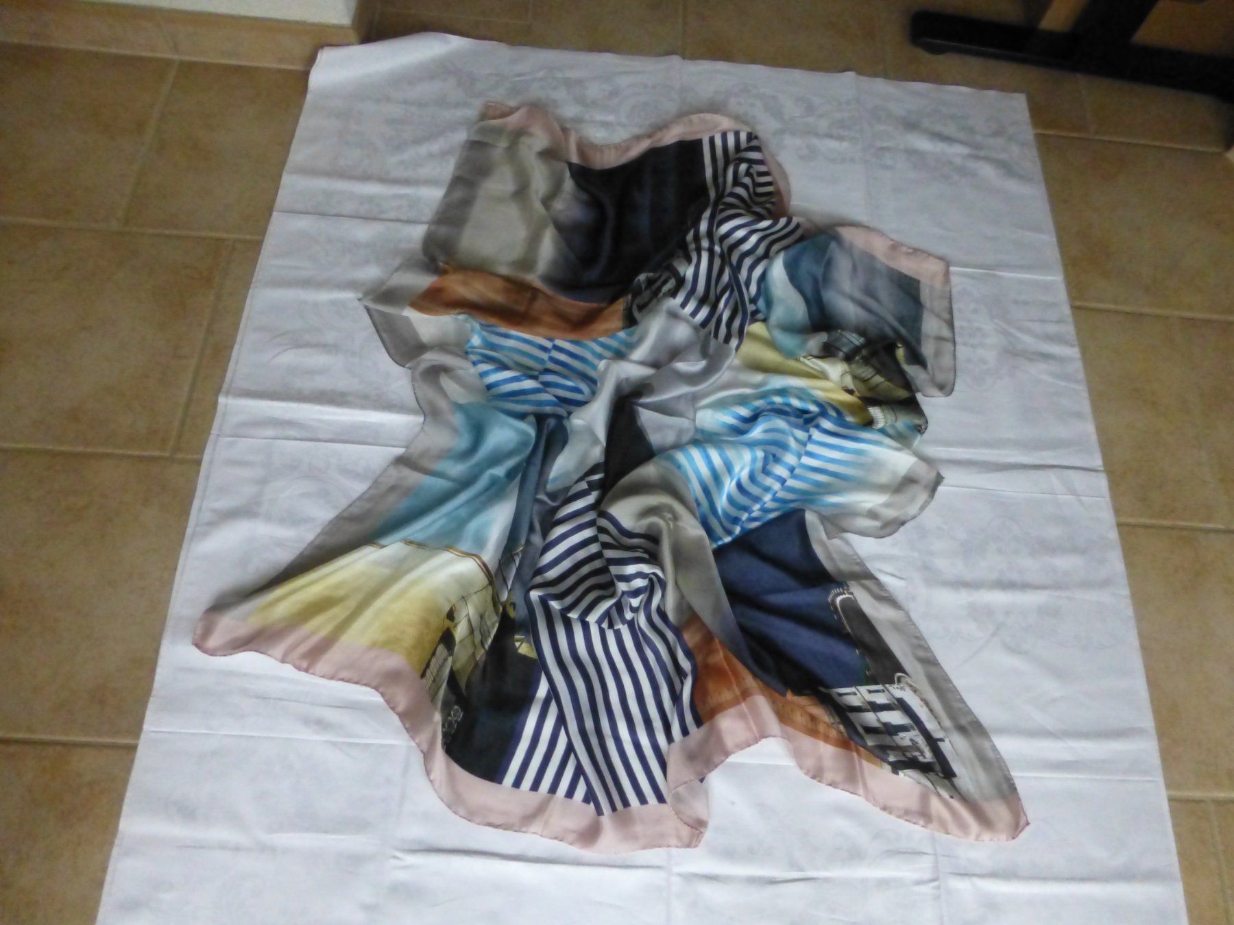 Marc Cain Foulard & Sciarpe: Foulard echte Seide von Marc Cain – Usato da Würenlingen venduto da drago56 3