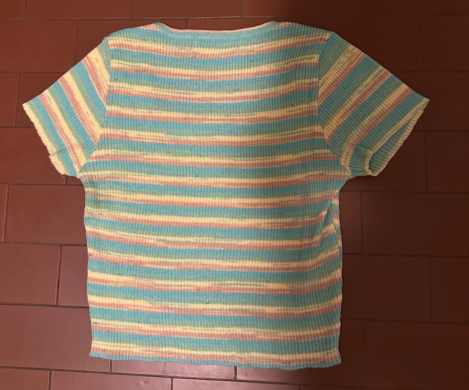 Blouses, T-shirts & Tops: T-Shirt – D'occasion à Thalwil par ass_ykv5 1