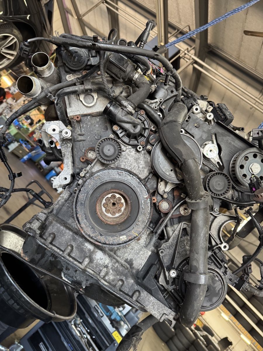 Volkswagen Tutti pezzi di ricambio auto: Motor VW Touareg 3.0tdi – Usato da Turbenthal venduto da ardi.x 2