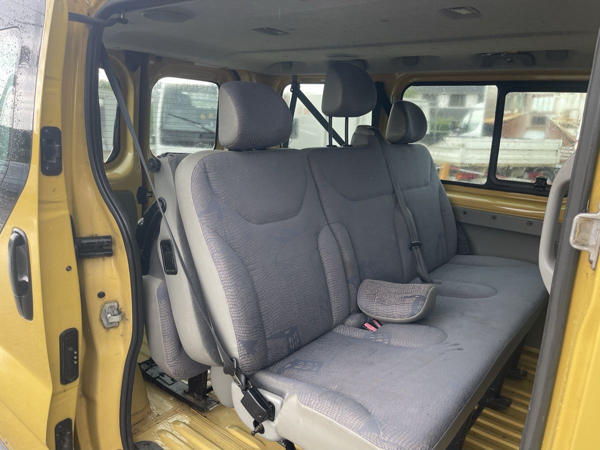 Renault Automobili: Renault Trafic dCi 100  9 sitzer – Usato da Basel venduto da Rikardo_1979 5