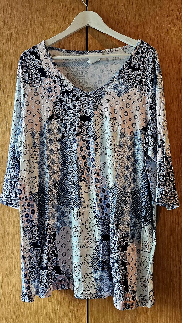 T-shirt: Longshirt, Gr. 48, top Zustand – Usato da Arbon venduto da Flyaway8