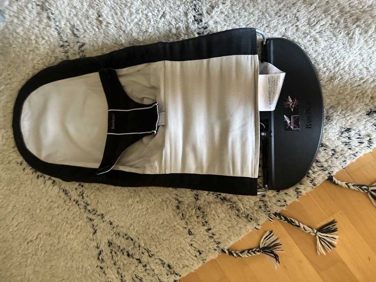 Babybjörn Sdraiette & Sdraiette a dondolo: BabyBjörn Wippe grau/schwarz in Zürich – Usato da Zürich venduto da Flokke33 4