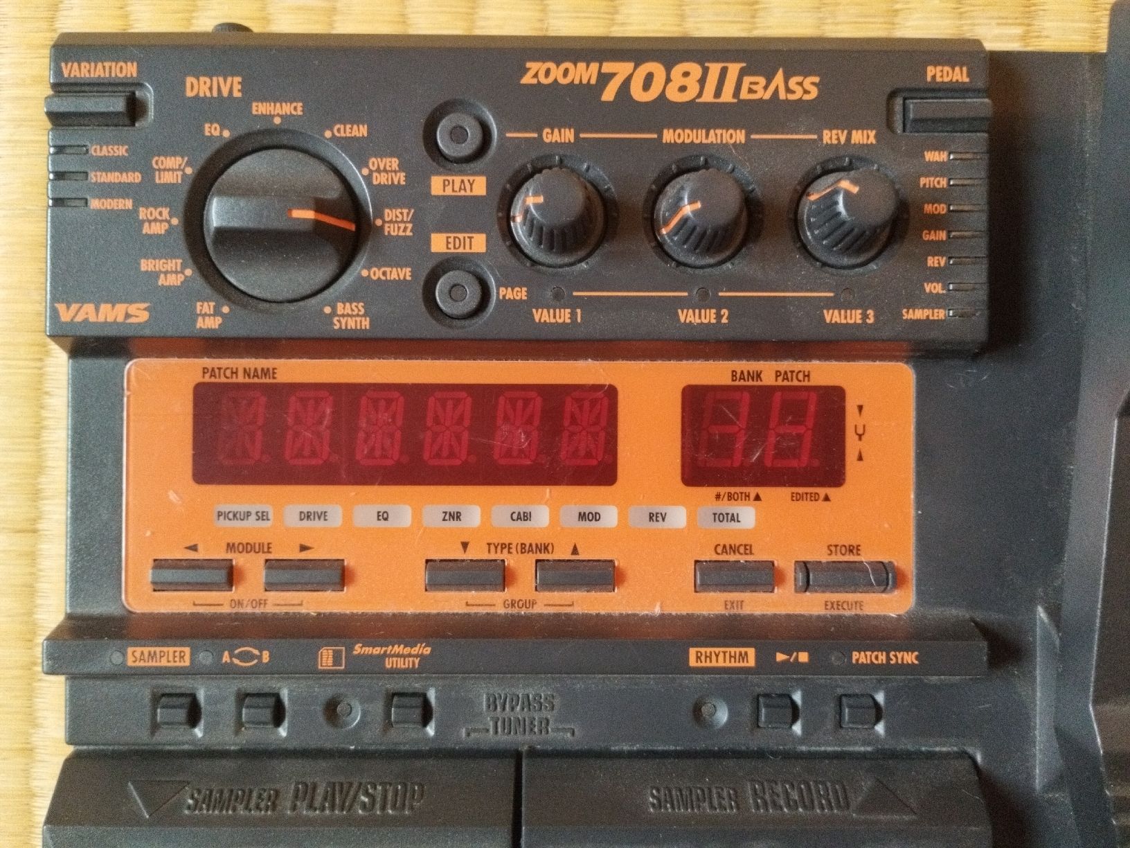 Equalizer: ZOOM 708II BASS – Gebraucht aus Schaffhausen von claki0 1