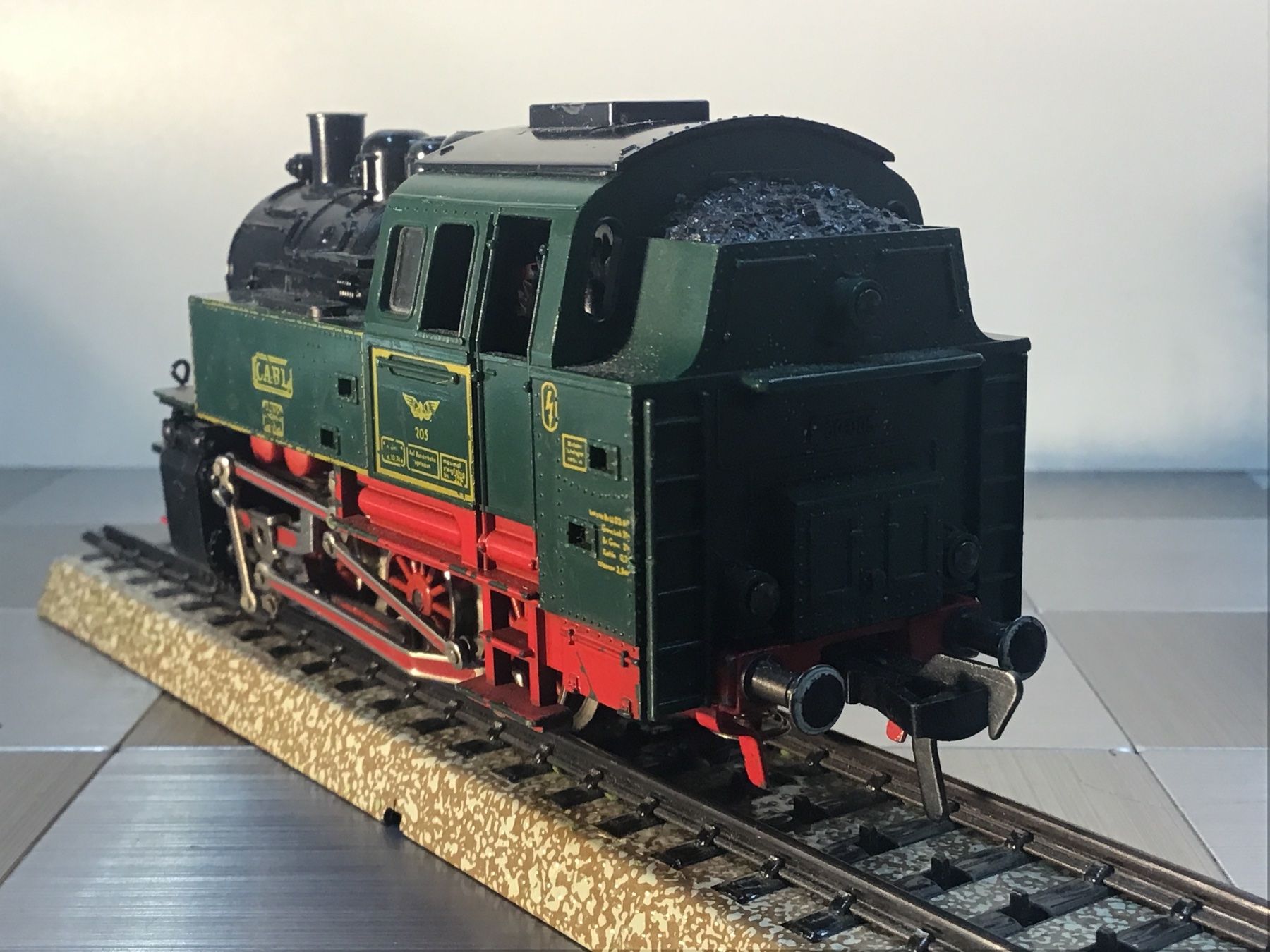 Fleischmann Modelleisenbahnen: FLEISCHMANN LOKOMOTIVE SPUR H0 – Gebraucht aus Männedorf von Spezial-Modelle 1