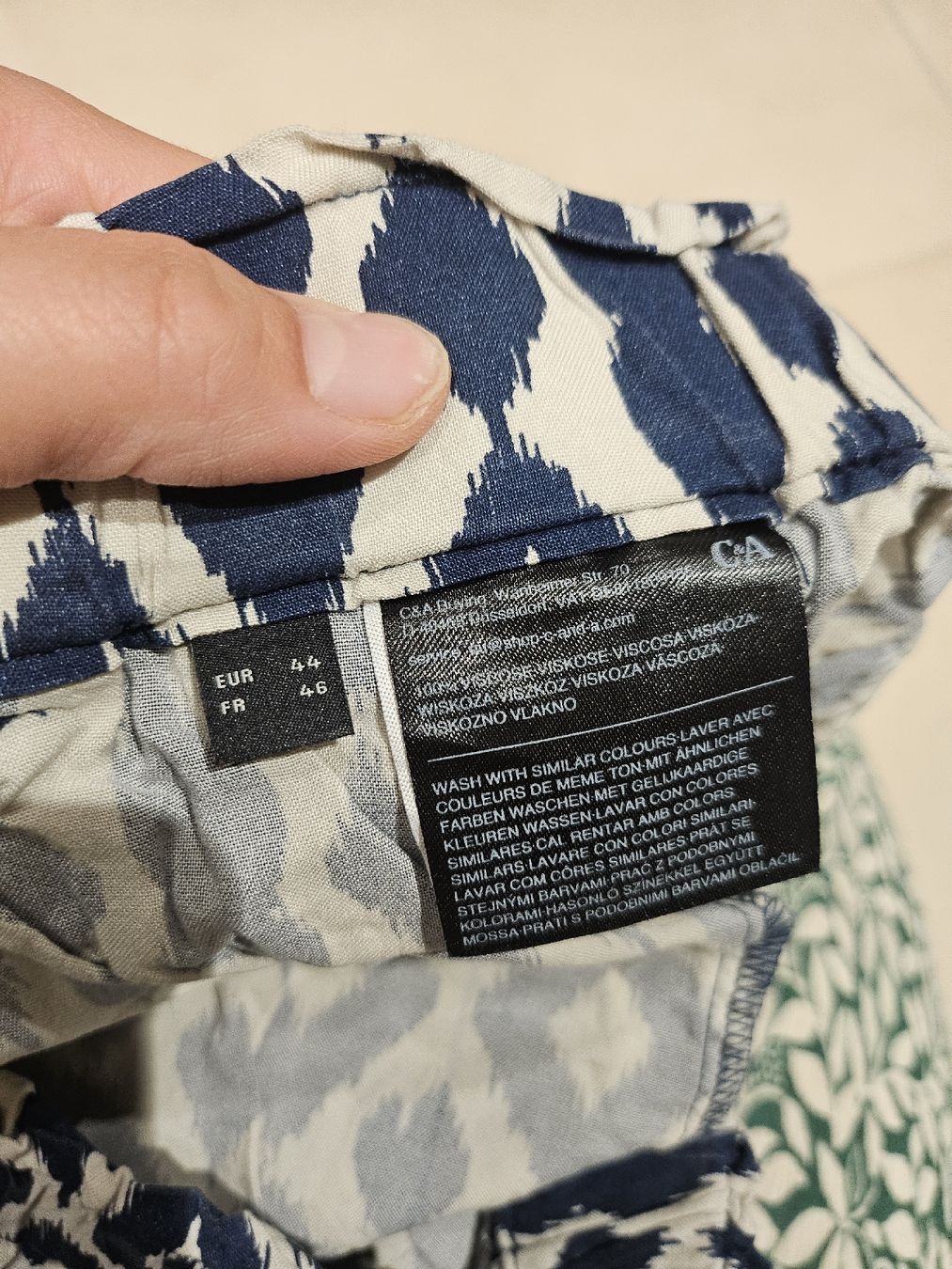 C&A Pantaloni: Bermudas Shorts gr.44 C&A blau gemustert Ethno – Usato da Allschwil venduto da na.wi.90 4