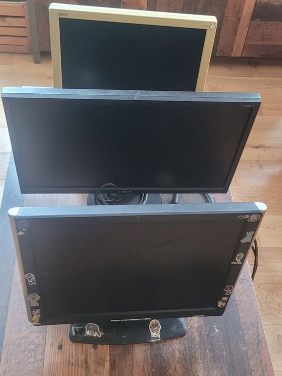 Lot 3 écrans PC LCD – VGA / DVI – fonctionnels (Gebraucht) in St-Prex ...