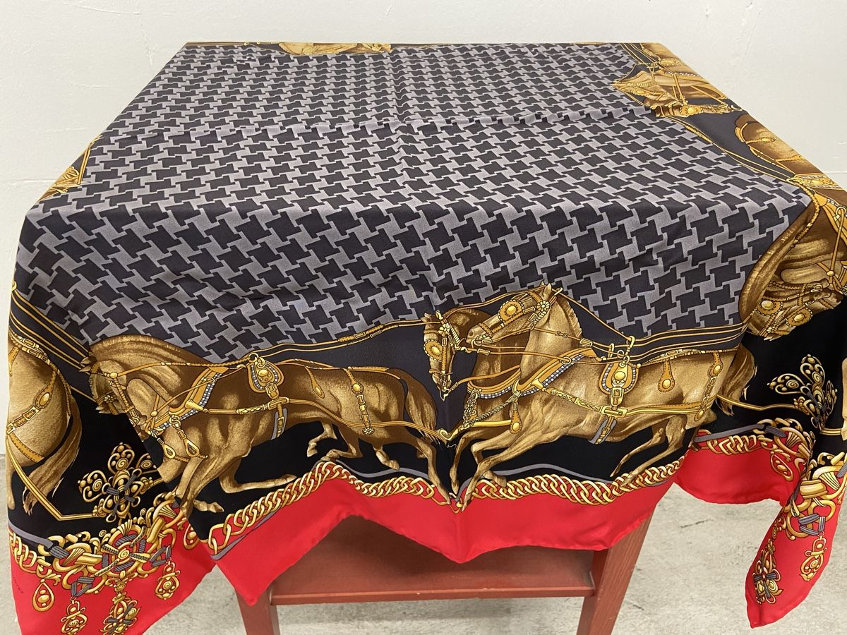 Maison Mollerus Foulard & Sciarpe: Maison Mollerus Seidentuch Pferde-Motiv – Usato da Dietikon venduto da brocki-eyra 9