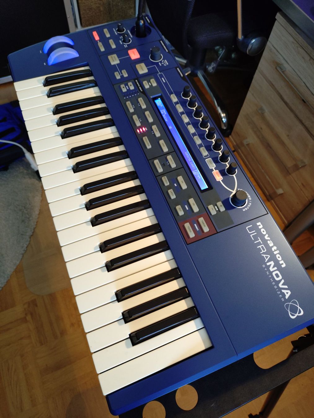 Novation Strumenti musicali: Novation ULTRANOVA  Synthesizer – Usato da Aegerten venduto da vou_89zl 1