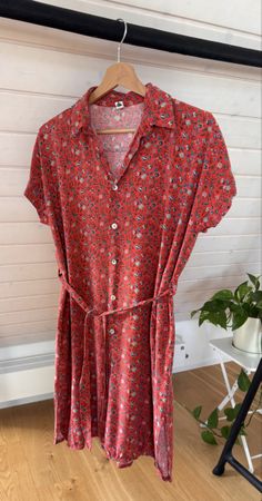 Kitchener-Bern red floral shirt dress, xs