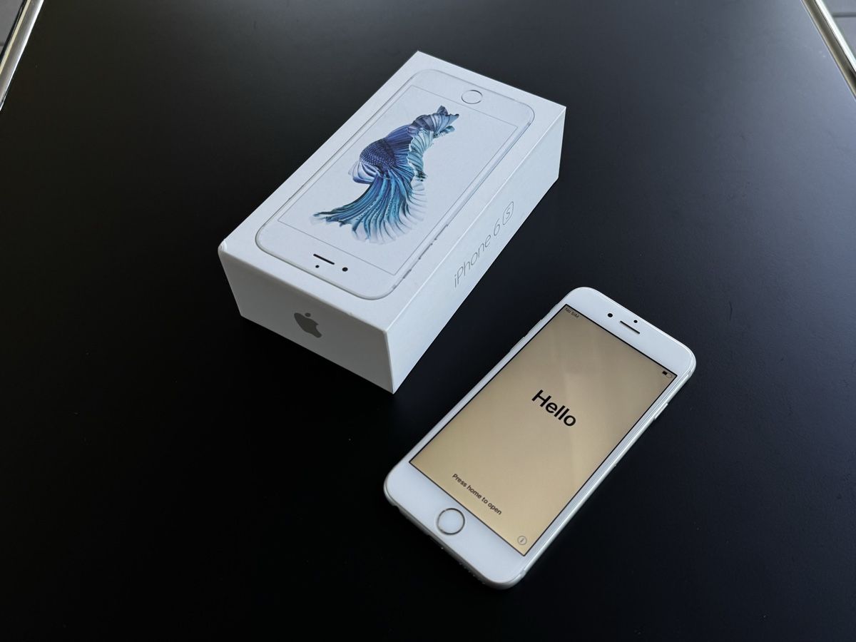 Apple Telefoni cellulari / Smartphones: Original iPhone 6 S / Silver / 64GB – Usato da Bern venduto da Daddylong