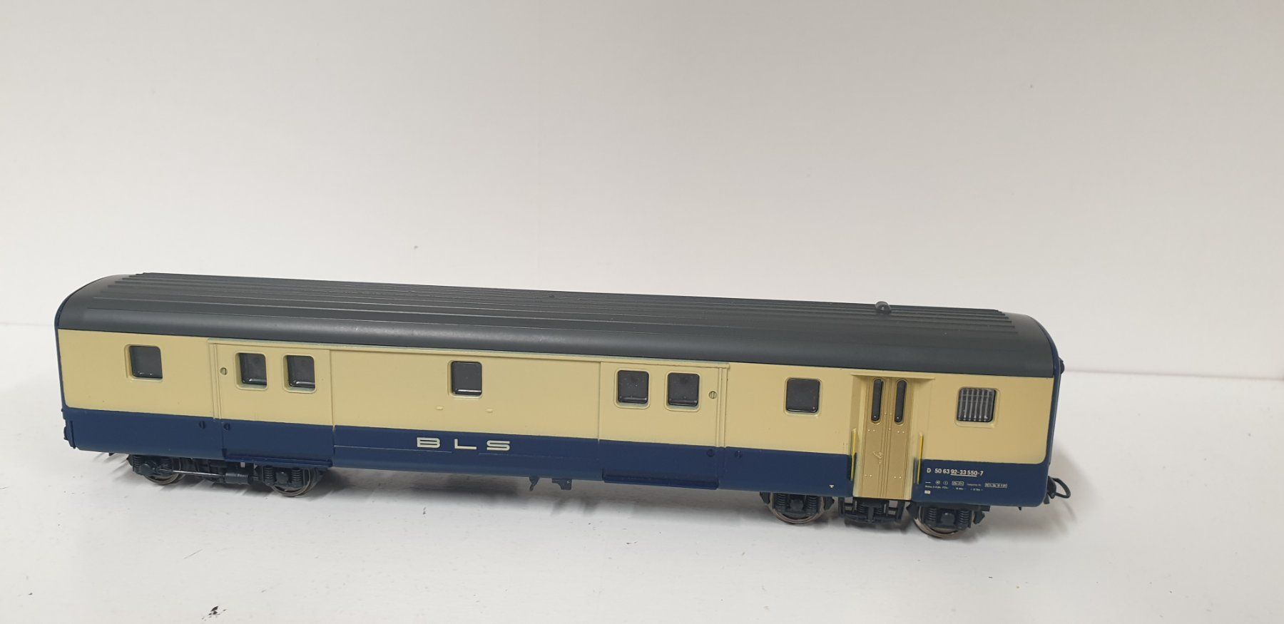 Lima Modelleisenbahnen: Lima BLS Gepäckwagen H0/DC – Gebraucht aus Geroldswil von TopTrain54 2