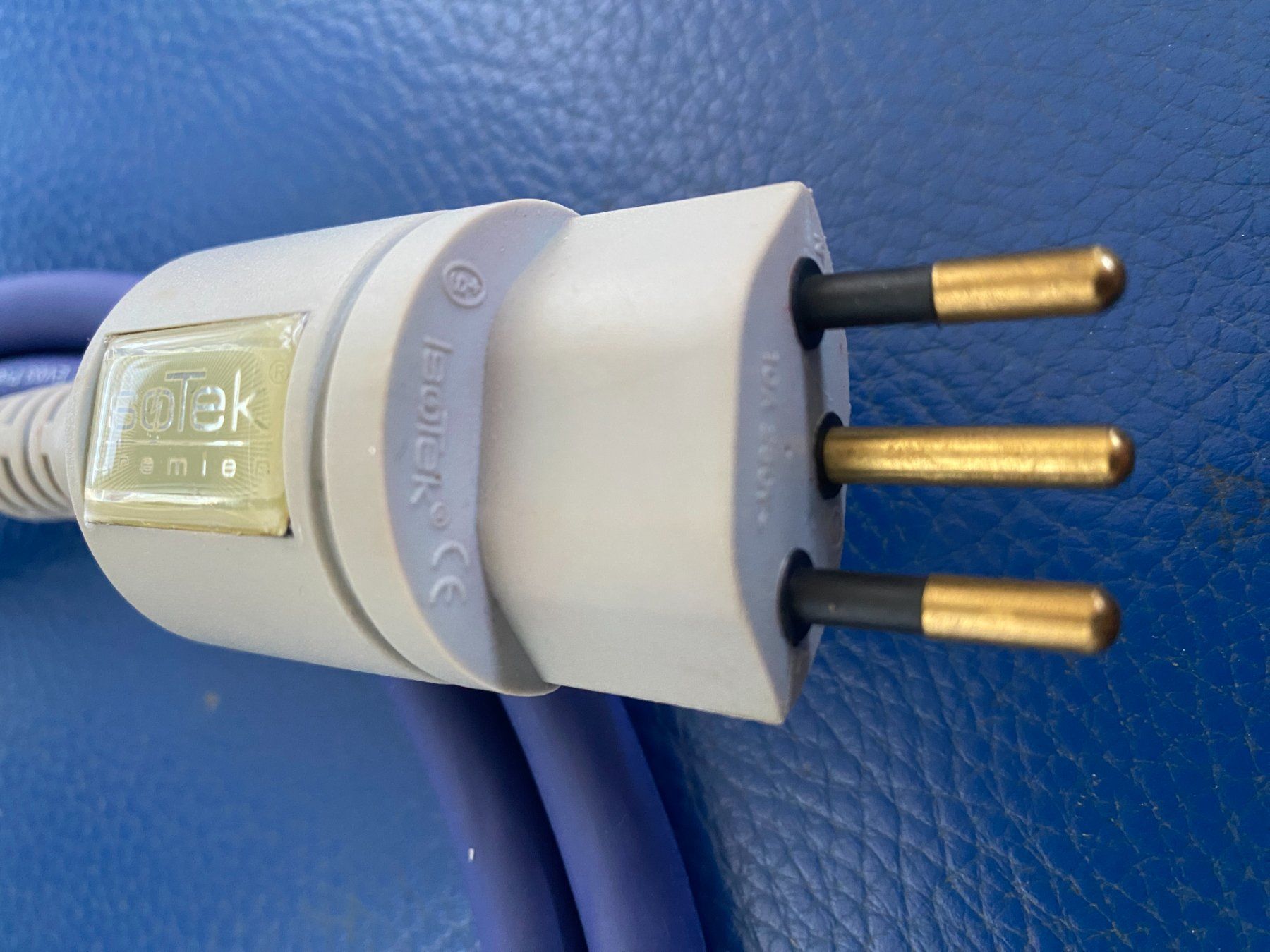 Isotek Kabel: Câble secteur Isotek EVO3 Premier – Gebraucht aus Cudrefin von HIFIFAN 2