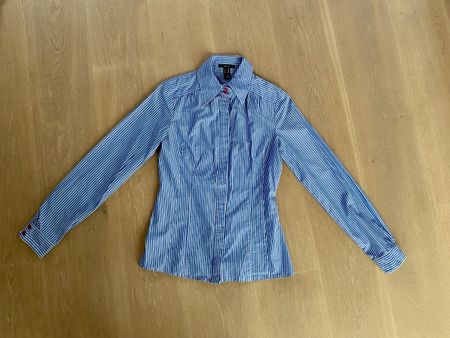 Neuwertige Bluse Damen blauweiss gestreift Grösse S