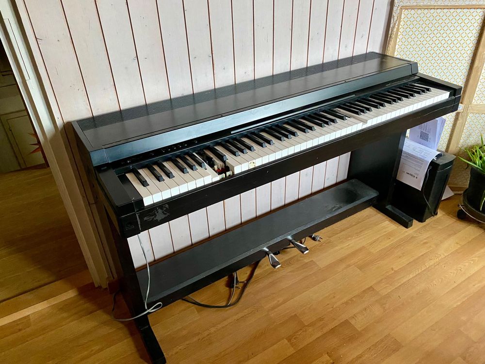 Yamaha clp deals 300 clavinova