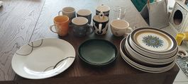Ensemble de tasses et assiettes à donner