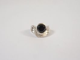 Edler 925 Silberring mit schwarzem Stein