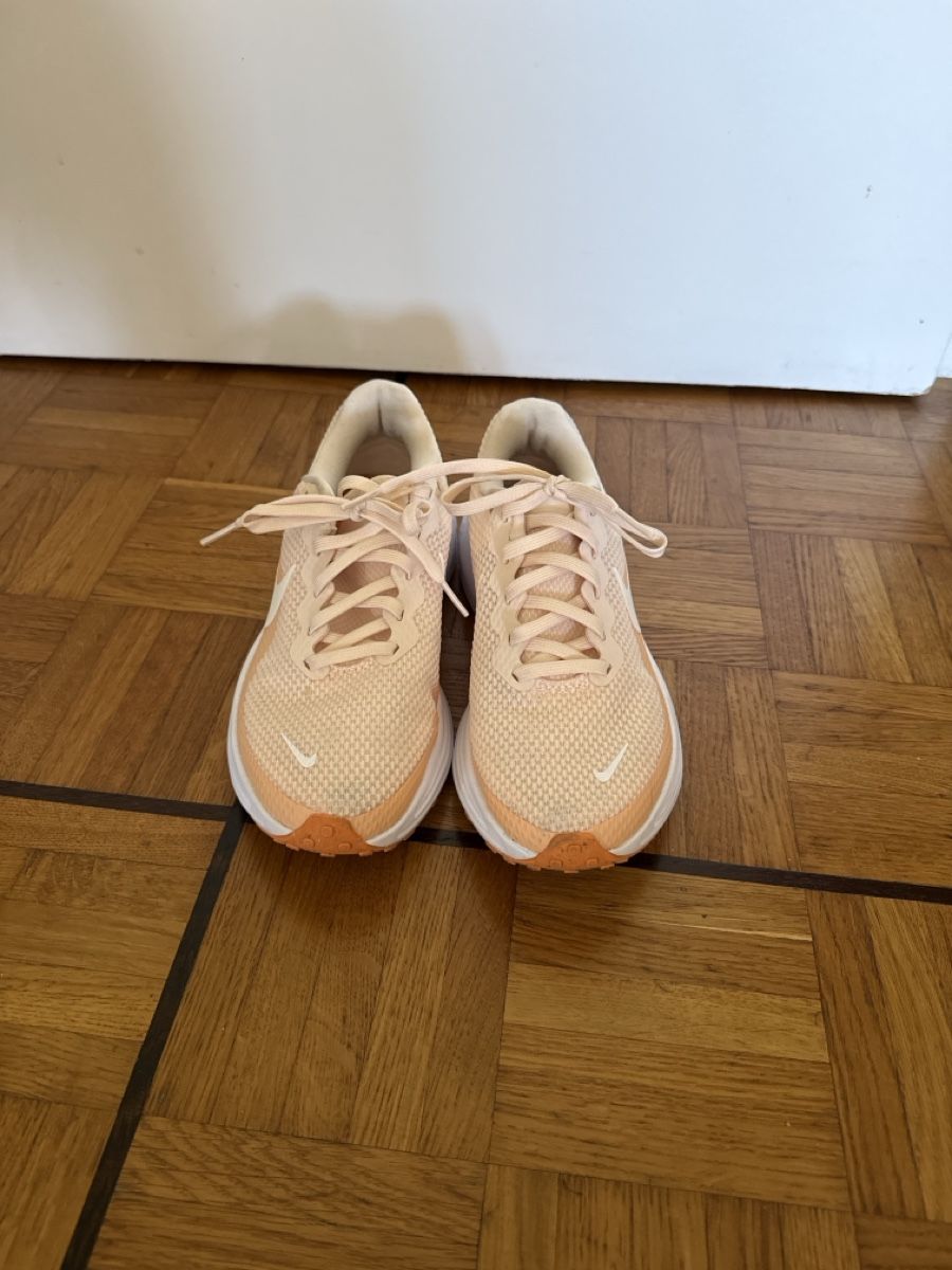 Scarpe da donna: Basket - Nike performance - révolution 8 – Usato da Cartigny venduto da Kelly.11 1