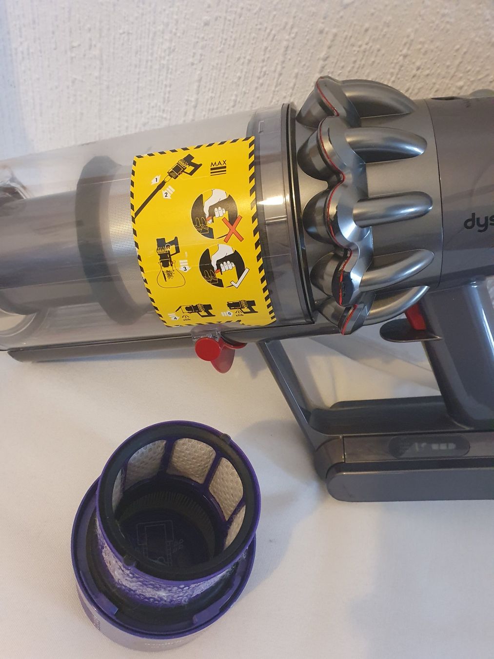 Dyson Aspirapolveri & Accessori: Dyson V10 avec accessoires d'occasion – Usato da Lausanne venduto da Af2016 3