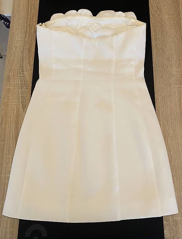 Kleider: Kleid Creme/Weiß – Gebraucht aus Solothurn von nev_7qmh 4