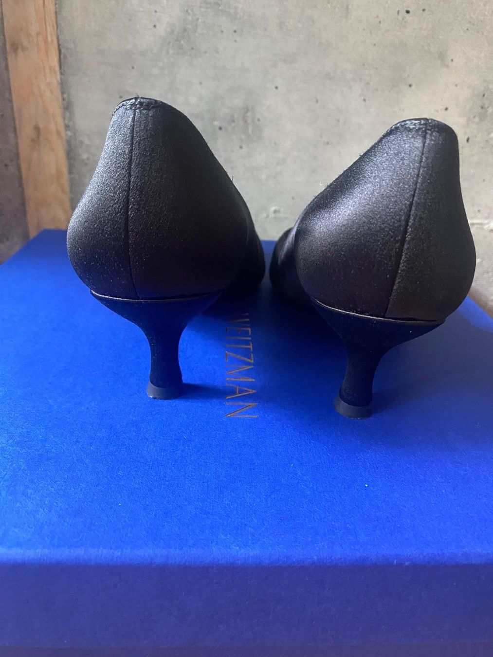 Stuart Weitzman Scarpe da donna: Stuart Weitzman Pumps Black Satin EL15664. Taille 37 – Usato da Gümligen venduto da Xochitl 8
