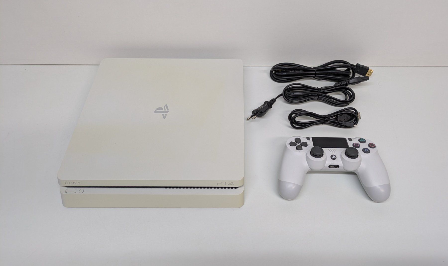 Sony Console: Sony PlayStation 4 Slim mit Controller – Usato da Menziken venduto da mame18