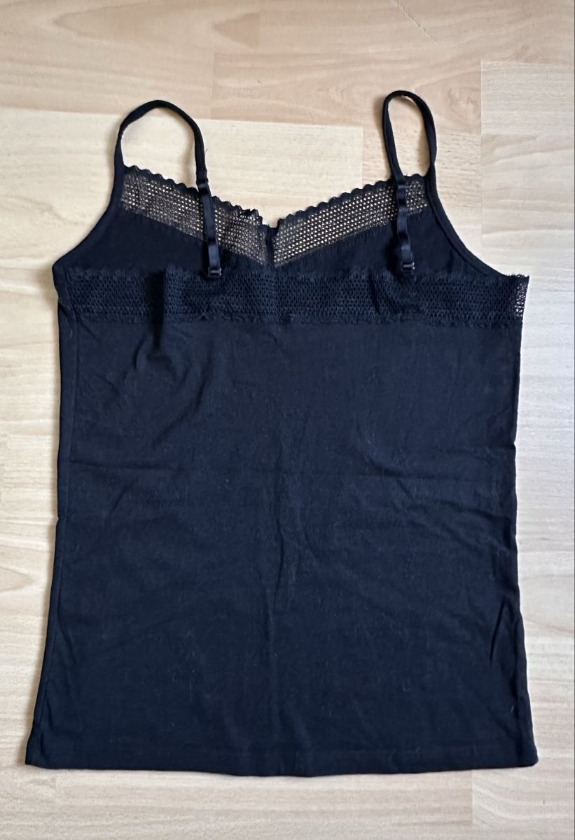 Top: Schwarzes Top mit Spitze – Nuovo (secondo la descrizione) da Romanshorn venduto da Butterdog 2