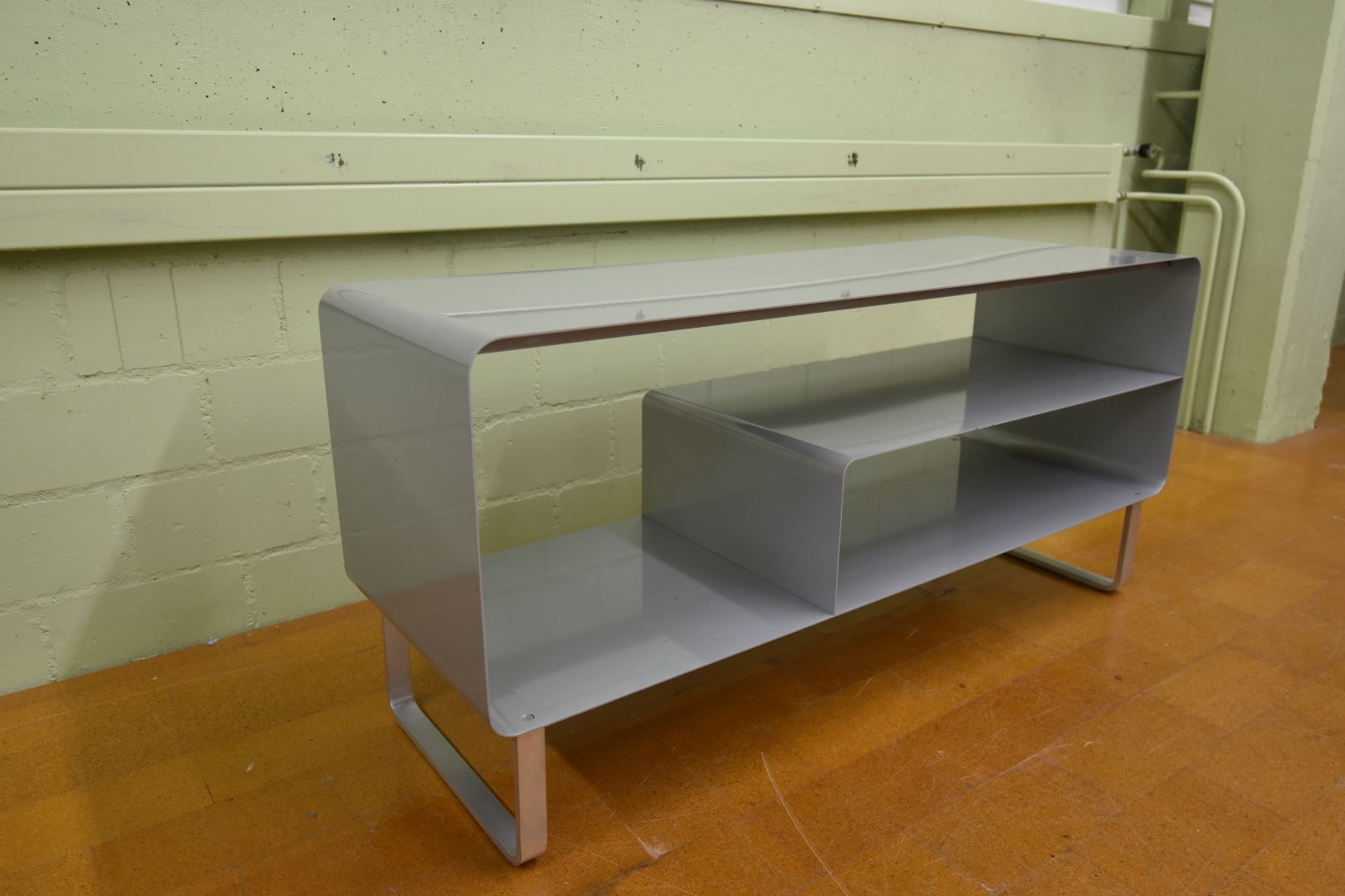 Müller Mobili TV: Designer Sideboard R111 Müller Möbelfabrikation TV-Möbel – Usato da Lichtensteig venduto da Polsterwerk