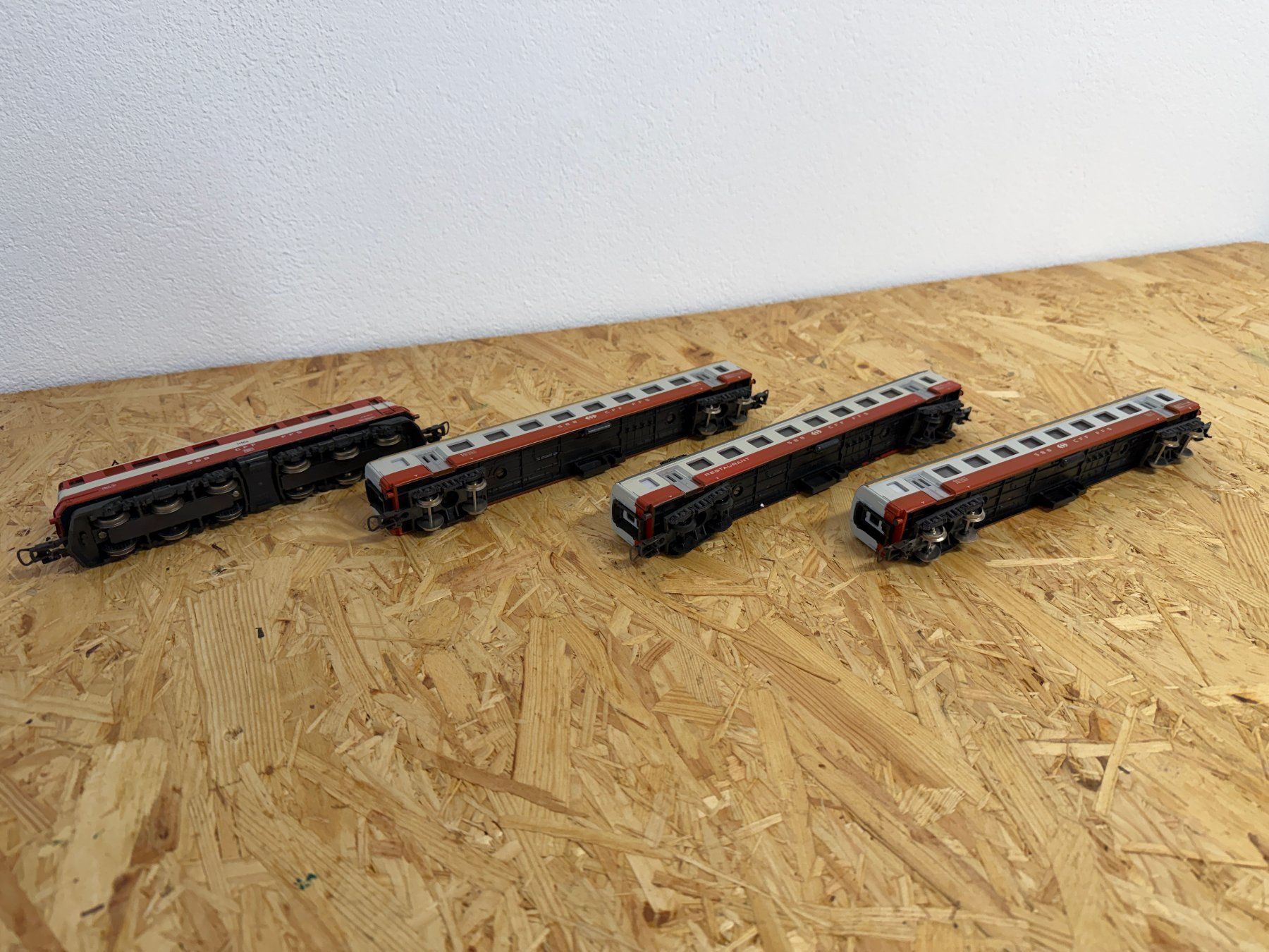 Lima Modellini di ferrovie: Lima-Swiss-Express 4-teilig – Usato da Reinach AG venduto da dav_77l2 5