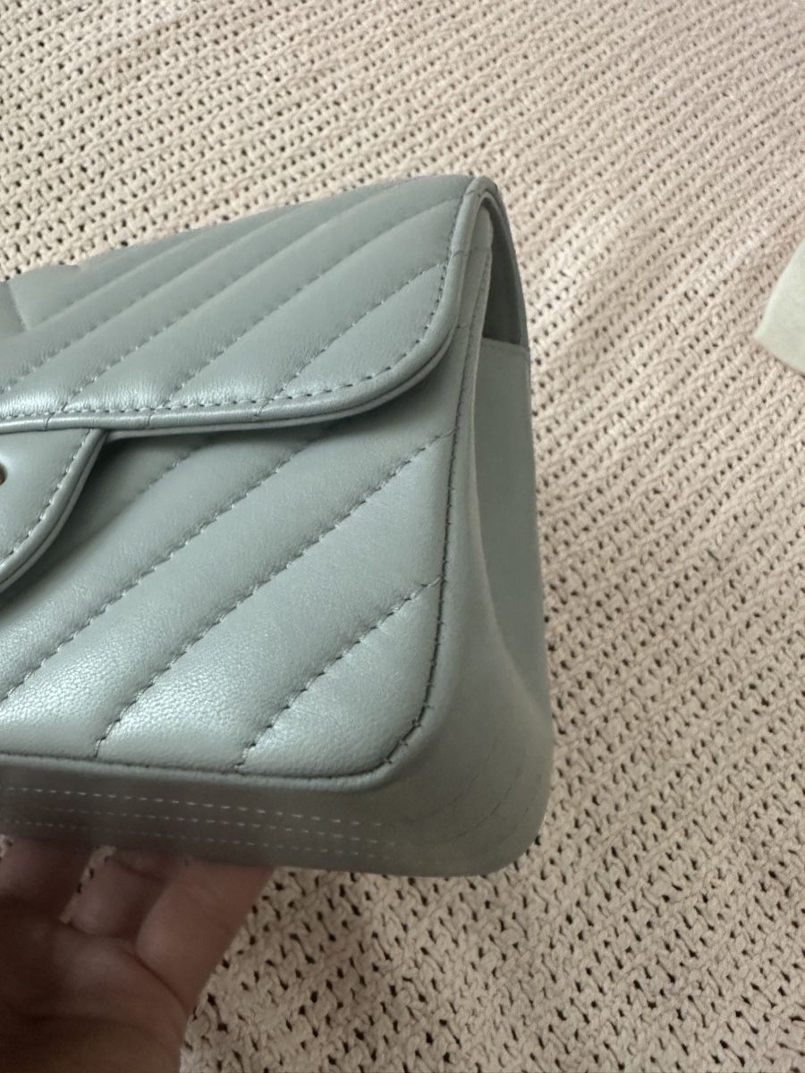 Chanel Taschen für Damen: Chanel Chevron Classic Flap Bag Light Grey – Gebraucht aus Zollikofen von Bagsandproms 4