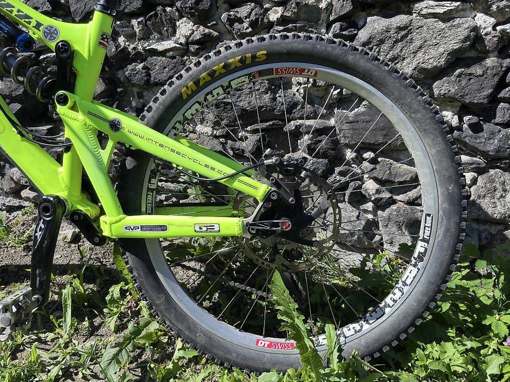 Biciclette: Intense Uzzi - Mountainbike Downhill – Usato da Silenen venduto da UriNerge 1